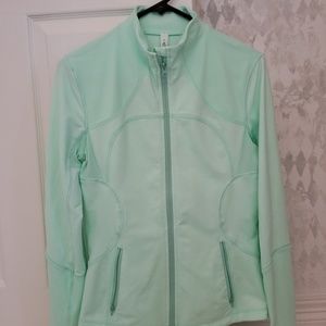 Lululemon define jacket gently used